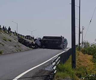 El accidente se registró sobre la carretera a Nuevo Laredo. (ARCHIVO) 