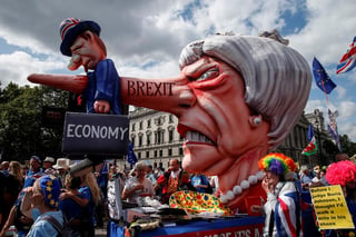 Un Brexit duro provocaría consecuencias económicas más altas que una salida consensuada, según un estudio de la facultada de Economía de la Universidad de Lovaina en Bélgica. (ARCHIVO)