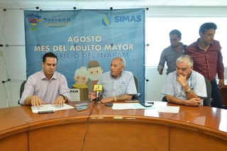 Simas Torreón renovará el padrón de sus beneficiarios con descuento del INAPAM con apoyo del Registro Civil en Coahuila. (FERNANDO COMPEÁN)