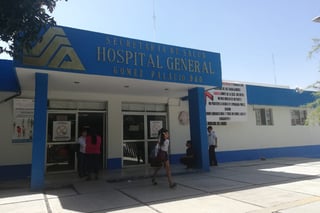 Secretaría de Salud no tiene la solución para terminar el trabajo bajo protesta que inició el personal el pasado martes. (EL SIGLO DE TORREÒN/EDITH GONZÀLEZ)