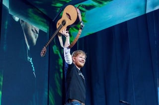 Sheeran superó el récord de asistencia de U2 de 7,3 millones el 24 de mayo en Francia con un total de 7,315 millones. (ESPECIAL) 
