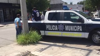 Elementos de Seguridad Pública Municipal detuvieron a los franeleros y los llevaron en calidad de detenidos a la comandancia de policía. (EL SIGLO COAHUILA)