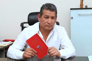 Morales Quintana, quien se presenta como nuevo líder electo del gremio, acusó que el exsenador “sigue engañando a los trabajadores”. (ESPECIAL)