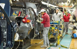 En julio, la producción de autos ligeros alcanzó 292 mil 641 unidades, es decir, un descenso de 1.03 % respecto al mismo mes de 2018. (ARCHIVO)
