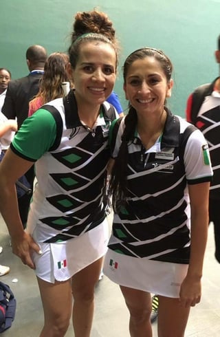 Guadalupe Hernández y Ariana Cepeda buscarán el oro en frontenis. (CORTESÍA)