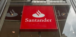 Santander se une a otros bancos del sistema financiero en México que ya ofrecen a sus clientes la función de retiro sin tarjeta. (ARCHIVO)