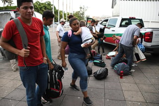  El Sistema de Protección Internacional mexicano podría colapsar ante la cantidad de solicitudes de refugio, además de dejar a la niñez en un estado de indefensión, alertó la Comisión Nacional de los Derechos Humanos (CNDH). (ARCHIVO)
