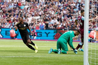 Manchester City comenzó la campaña por su tercer título consecutivo con un triunfo el sábado de 5-0 sobre West Ham United. (EFE)