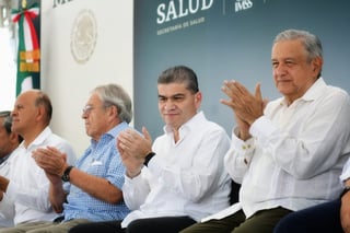 El presidente de México, Andrés Manuel López Obrador, reconoció el trabajo de Miguel Riquelme.