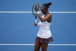 Venus Williams venció 6-3, 3-6, 7-6 a Kiki Bertens, campeona defensora. (ARCHIVO)