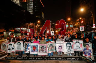 El objetivo de esta iniciativa es realizar un conteo, del 14 de agosto al 25 de septiembre, para nombrar a cada uno de los estudiantes desaparecidos en Iguala, Guerrero, la noche del 26 y madrugada del 27 de septiembre del 2014. (ARCHIVO)