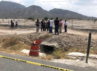 Los restos del bebé Decker se localizaron en Ramos Arizpe, sobre el kilómetro 22 de carretera libre a Saltillo-Monterrey. 
