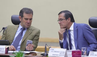 Córdova abordó el tema del ahorro en el presupuesto de los partidos políticos, y se pronunció a favor de abaratar los costos.