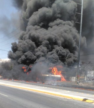 El día de hoy se registró la explosión de una pipa de diésel en Guadalupe, Nuevo León. (TWITTER)