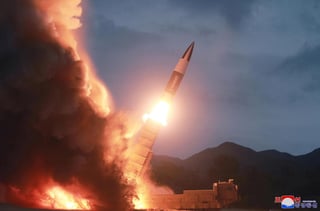 Corea del Sur pidió hoy a su vecino del norte que deje de lanzar misiles, como los dos proyectiles activados este viernes sobre el mar del Este. (ARCHIVO)
