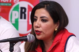 Lorena Piñón hizo un llamado especial a las mujeres que creyeron en Ortega, porque la lucha de la exgobernadora de Yucatán por la equidad en la política 'siempre ha tenido dedicatoria para familiares y amistades'. (ARCHIVO)