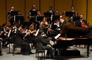 CASA. La orquesta tuvo su primer concierto de temporada con un solista lagunero, Ricardo Acosta.