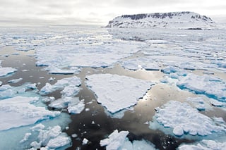 La capa helada era “aproximadamente la mitad de lo que suele tener en invierno”, refirieron los científicos al dar cuenta de su estudio. (ESPECIAL)