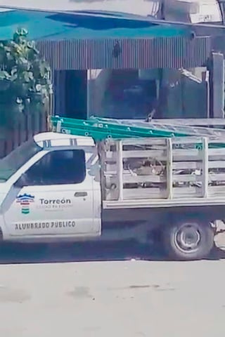 En un video enviado a la redacción de El Siglo de Torreón se aprecian presuntos actos de 'ordeña' de combustible. (EL SIGLO DE TORREÓN)