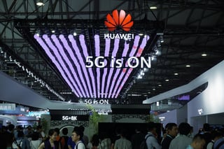 El Departamento de Comercio de EUA incluyó en mayo a Huawei en su lista de firmas extranjeras con restricciones para hacer negocios con empresas del país  (ARCHIVO)