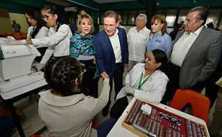El gobernador, José Aispuro Torres afirma que el programa de Salud Integral ya es modelo a nivel nacional. (CORTESÍA)