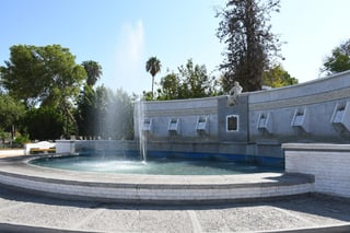 La fuente y la estatua del pensador de la Alameda Zaragoza en Torreón, Coahuila, fueron construidas durante la gestión de  Nazario Ortiz Garza como presidente municipal, inaugurándose el 20 de agosto de 1926. (FERNANDO COMPEÁN)