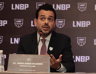 Sergio Ganem, presidente de la Liga Nacional de Baloncesto Profesional, dijo que no tiene problema alguno con Gustavo Ayón. (NOTIMEX)