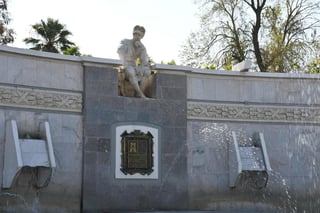 La fuente y la estatua del pensador de la Alameda Zaragoza fueron construidas en la gestión de Nazario Ortiz Garza como alcalde, inaugurándose el 20 de agosto de 1926. (FERNANDO COMPEÁN)