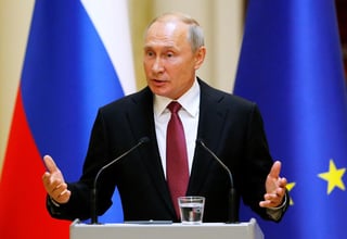 El presidente ruso abogó por retomar el diálogo para frenar la carrera armamentística y se quejó de que actualmente no existe ningún tipo de conversación con Washington sobre este tema. (EFE)