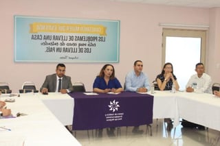 La sesión tuvo como objetivo general, informar de los servicios brindados por el Centro de Justicia de Empoderamiento para las Mujeres de Saltillo. (EL SIGLO COAHUILA)