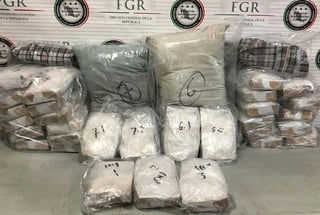 Poco más de 31 kilos de droga conocida como metanfetamina, fuera localizada en un autobús de una línea comercial en San Pedro. (EL SIGLO COAHUILA)