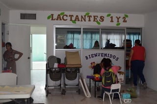 El CADI de Gómez Palacio cuenta con una población de 260 menores, desde los tres meses hasta los cinco años de edad, generalmente hijos de trabajadores sin seguridad social y de recursos insuficientes para llevarlos a guardería particular.
(EL SIGLO DE TORREÓN)