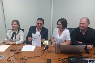 Regidores del PRI en el Cabildo presentaron ayer viernes una solicitud formal para que el titular de Tránsito de Torreón, Pedro Luis Bernal, sea destituido de su cargo.