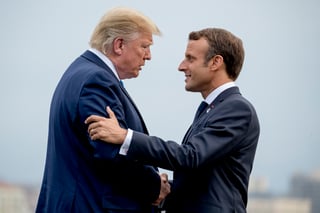 Horas antes del inicio de la cumbre, los presidentes Trump (izq) y Macron sostuvieron un encuentro donde abordaron varios temas.