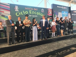 El gobernador del estado Miguel Ángel Riquelme Solís y el alcalde Jesús Alfredo Paredes López encabezaron el evento. (EL SIGLO COAHUILA)