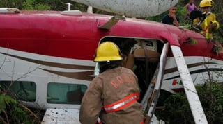Por la mañana de hoy 26 de agosto se reportó el desplome de una avioneta presuntamente robada en la ciudad de Mazatlán, Sinaloa. (ESPECIAL)