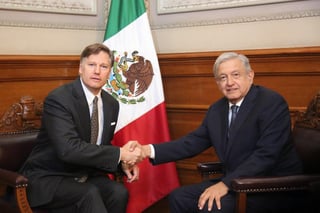  El presidente de México, Andrés Manuel López Obrador, pidió este lunes al nuevo embajador de Estados Unidos en el país, Christopher Landau, que haya un 'castigo ejemplar' contra el atacante de la masacre de El Paso, Texas, en la que murieron 22 personas, entre ellas ocho mexicanos. (TWITTER)