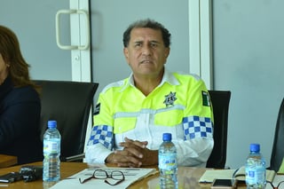 Afirma el alcalde de Torreón, Jorge Zermeño, que seguirá en su puesto el jefe de Tránsito, Pedro Luis Bernal Espinoza. (EL SIGLO DE TORREÓN)