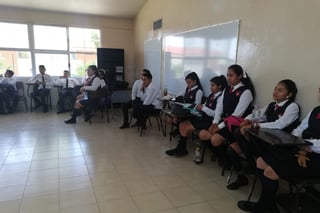 Inauguran ciclo escolar 2019-2020 en la secundaria de la colonia Torremolinos. (EL SIGLO DE TORREÓN/EDITH GONZÁLEZ)