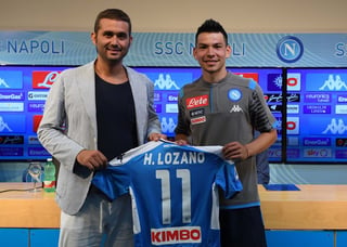 Hirving Lozano dejó el futbol holandés para vivir una nueva aventura en Europa con la escuadra napolitana, equipo con el que disputará la próxima edición de la Champions League y la Serie A. (ARCHIVO) 