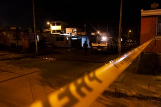 Elementos de la Secretaría de Seguridad Pública de Coatzacoalcos habrían localizado anoche una casa de seguridad donde al parecer se ocultaban los autores de la masacre del centro nocturno “Caballo Blanco”, en este municipio. (ARCHIVO)