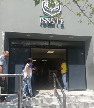 El director de el ISSSTE, Roque Márquez, explicó que no se suspendieron las cirugías, sino que las que estaban contempladas se reprogramaron. (EL SIGLO)