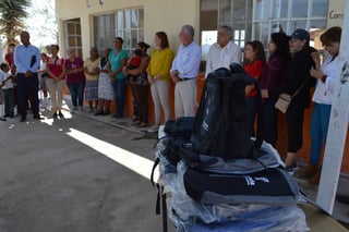 Alcalde Jorge Zermeño encabezó la entrega de diversos apoyos a la comunidad del Cañón de Jimulco durante el jueves. (ROBERTO ITURRIAGA)