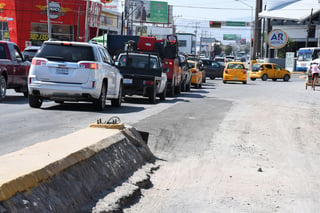 Avanzan los trabajos para agilizar las vueltas a la derecha desde la calzada Abastos al bulevar Independencia de Torreón.