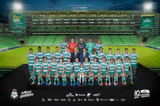 Los Guerreros revelan la fotografía oficial del Torneo Apertura 2019 desde el Estadio Corona. (ESPECIAL)