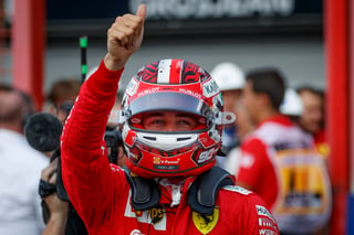 Charles Leclerc buscará darle hoy a Ferrari su primer triunfo del año.