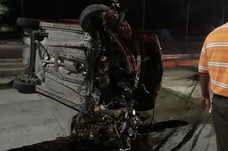 Joven conductor alcoholizado protagoniza fuerte choque en Torreón; hay cinco lesionados del accidente. (EL SIGLO DE TORREÓN)