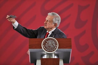 López Obrador reiteró que no pedirá que se investigue la videocámara, porque en su gobierno no hay paranoia. (EFE)
