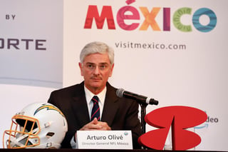 El director de la NFL en México, sabe de la importancia del buen estado del campo de juego. (ARCHIVO)