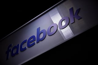 Facebook fue demandado en Illinois por la herramienta de sugerencias de etiquetas y la corte de apelaciones federal falló que la demanda puede proceder. (ARCHIVO)